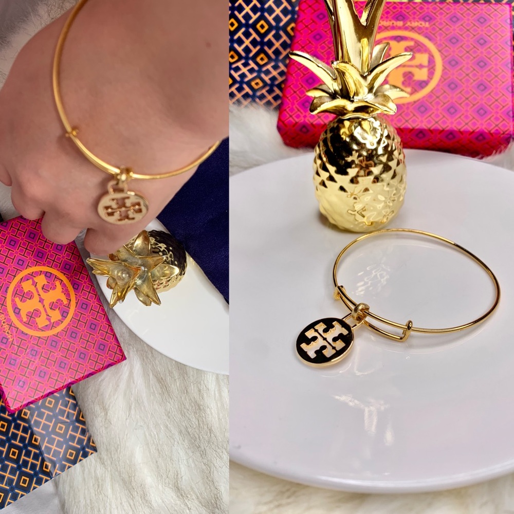 just one☝🏻Tory Burch charm on bangle bracelet